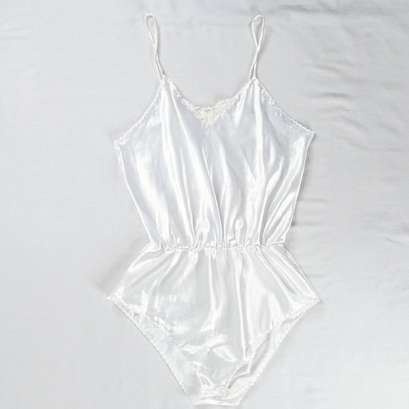 VTG White Lace Trim Satin Teddy Cinch Waist Romper - Picture 1 of 10